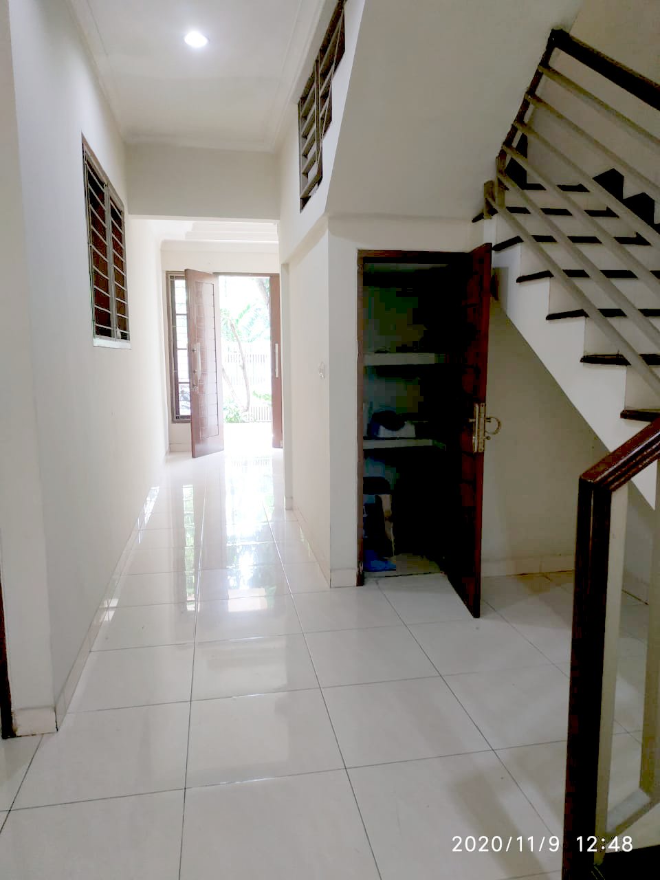 Rumah Sewa Semi Furnished Dekat Blok M, Bisa Kantor