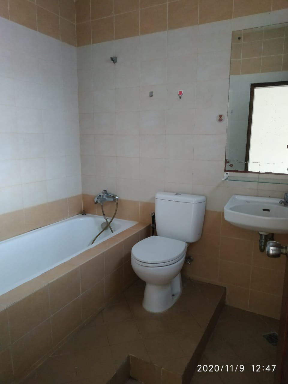 Rumah Sewa Semi Furnished Dekat Blok M, Bisa Kantor