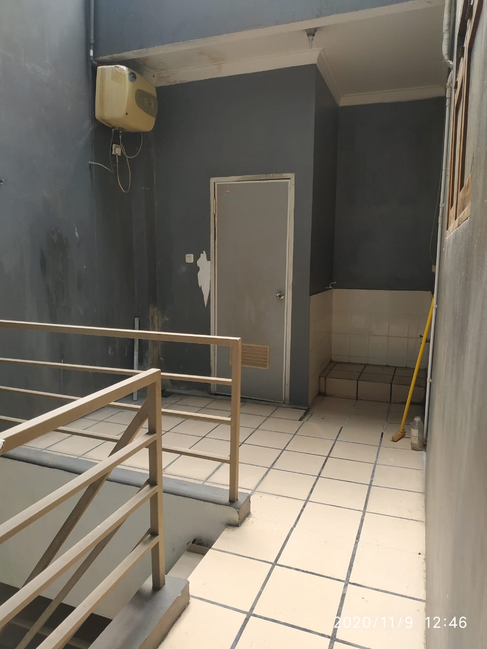 Rumah Sewa Semi Furnished Dekat Blok M, Bisa Kantor