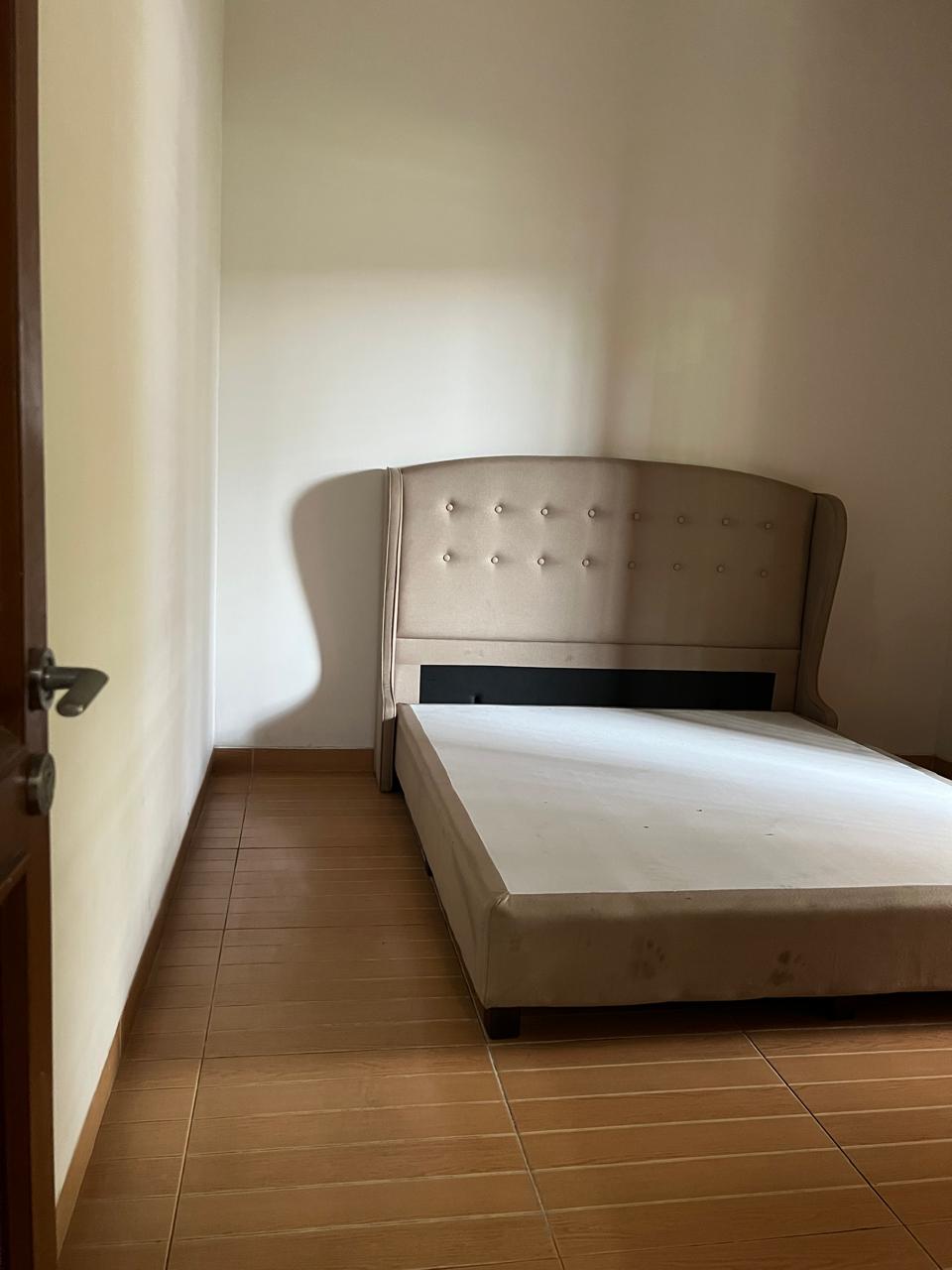Rumah Sewa Semi Furnished Dekat Wijaya. Ada Kolam Renang