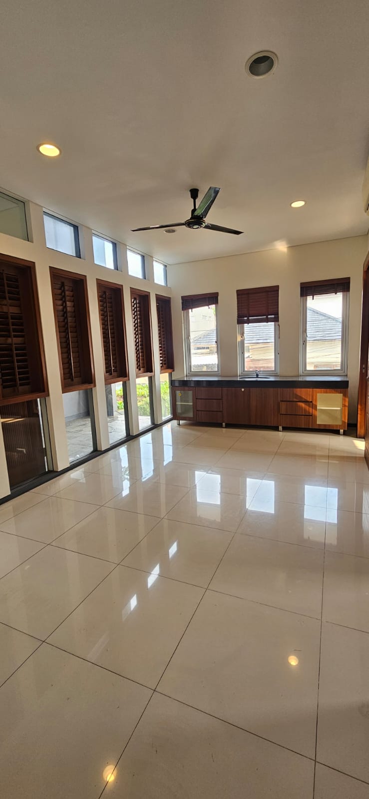 Rumah Sewa Dekat Wijaya, Ada Roof Top dan Multifunction Room