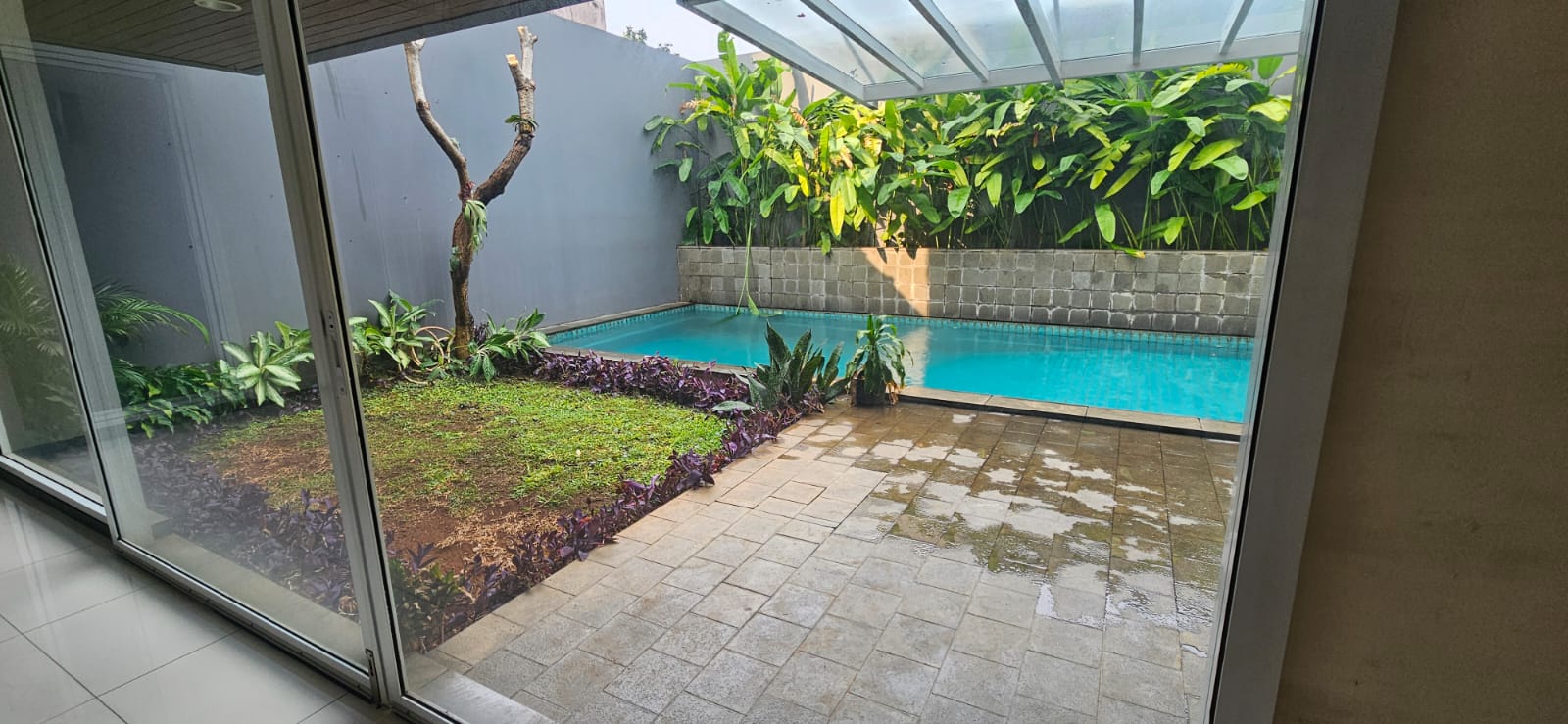 Rumah Sewa Dekat Wijaya, Ada Roof Top dan Multifunction Room