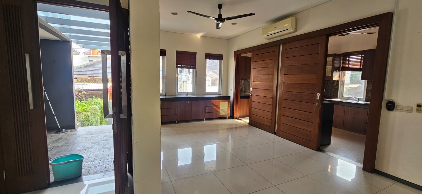 Rumah Sewa Dekat Wijaya, Ada Roof Top dan Multifunction Room