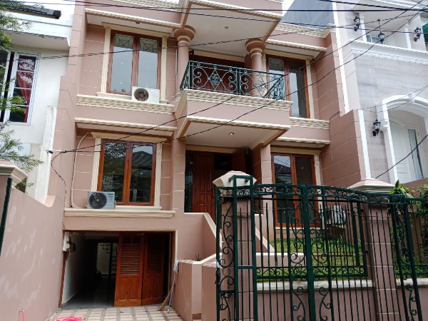 Rumah Sewa Pondok Indah-3 Lantai, Ada Basement
