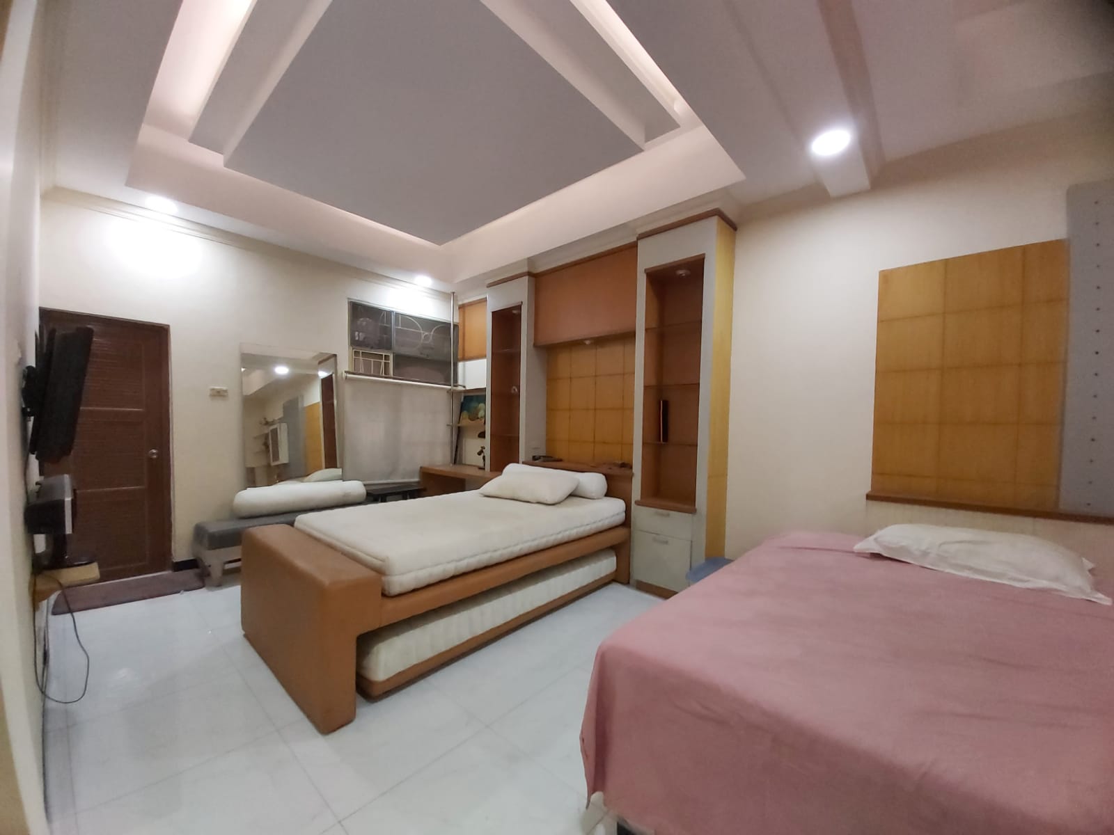Rumah 3 Lantai di Pondok Indah, 3 Kamar Tidur
