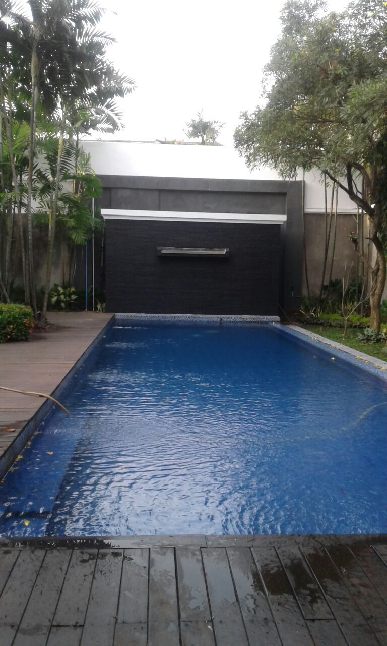 Rumah Megah di Kawasan Elit Kebayoran Baru