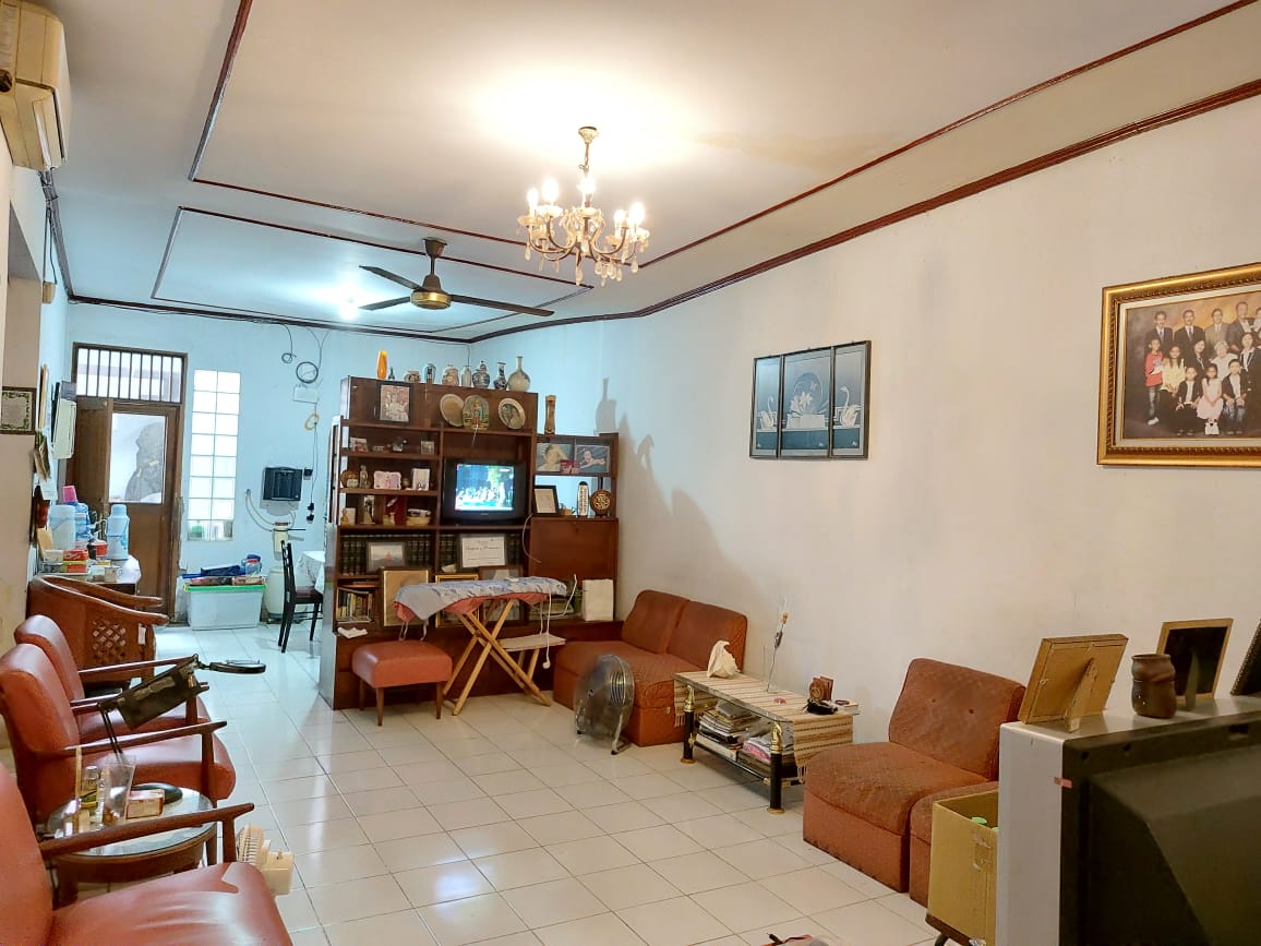 Rumah Induk 3 KT + Kost 4 Kamar Tidur Kamar Mandi Dalam Area Radio Dalam 