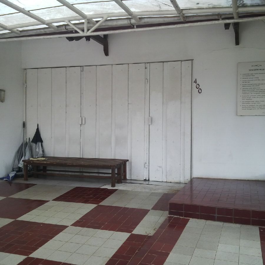 Rumah Di Cinere Megapolitan, Asri, ada back yard