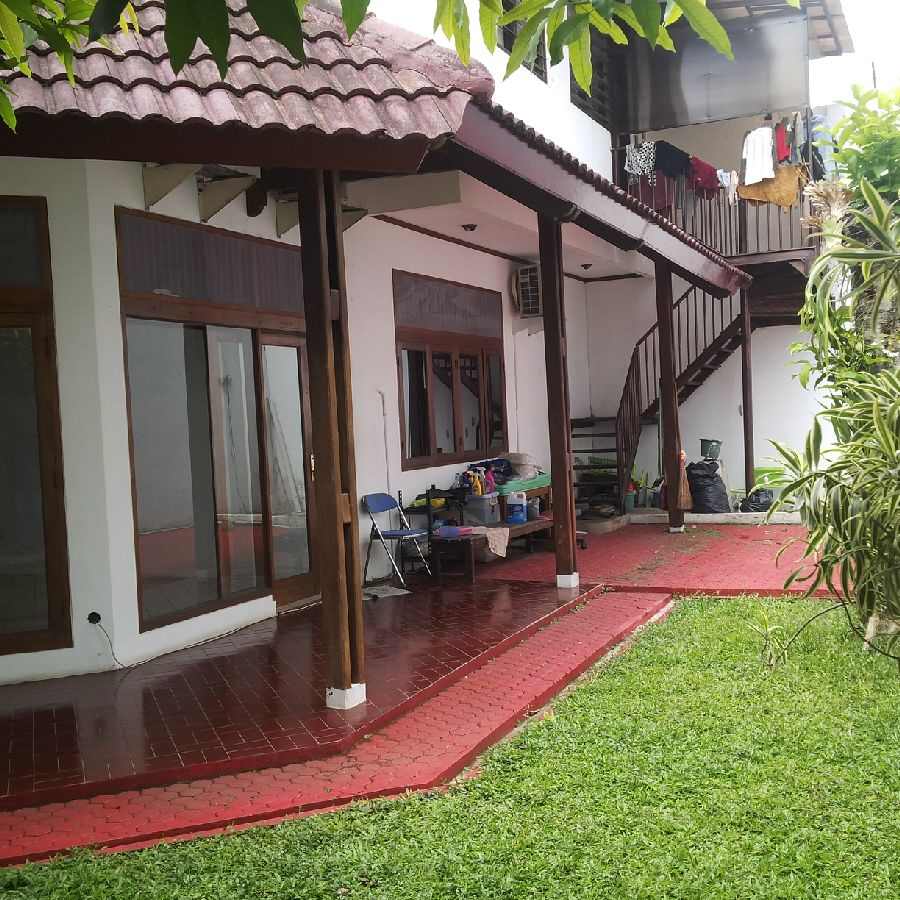 Rumah Di Cinere Megapolitan, Asri, ada back yard