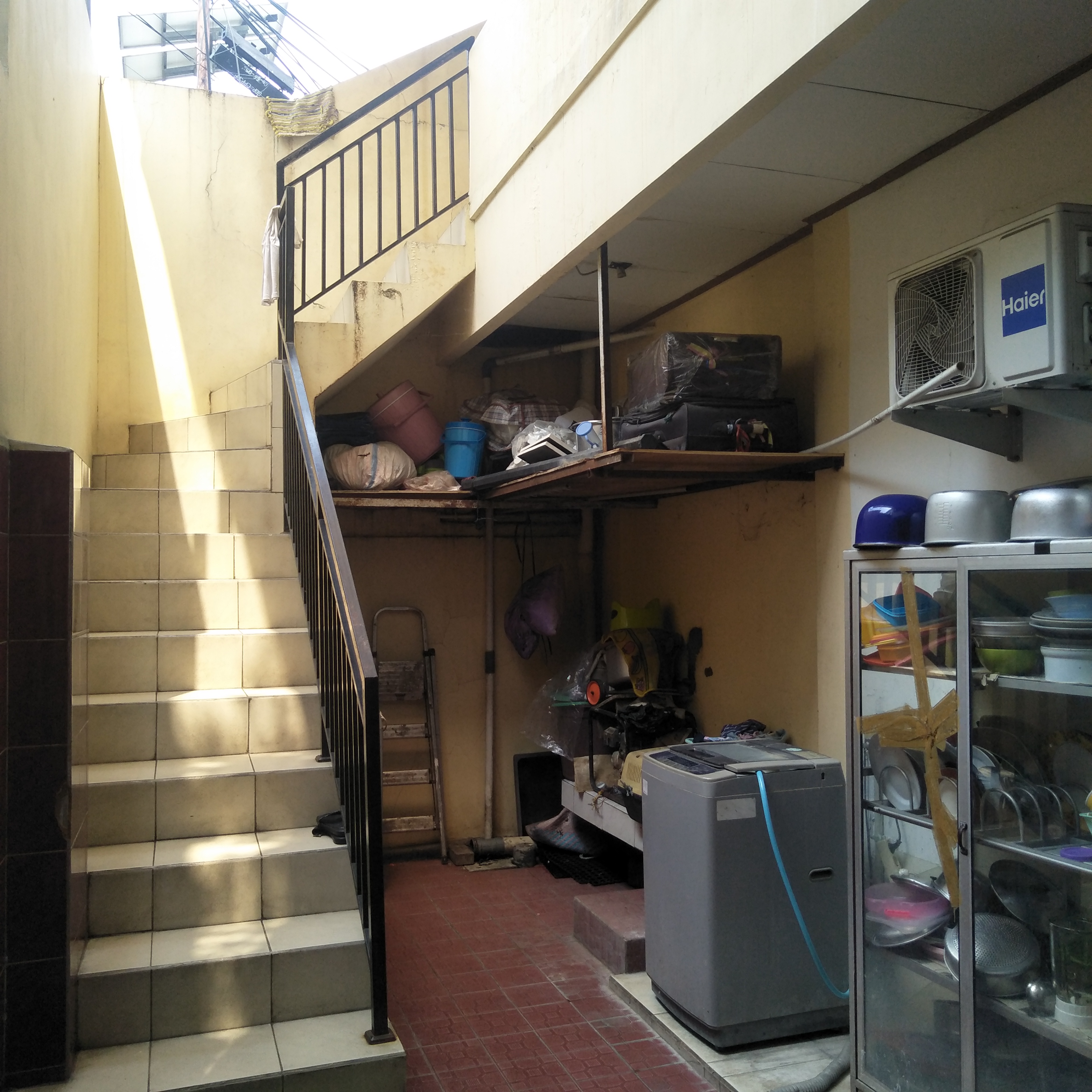 Dipinggir jalan raya besar, cocok minimarket, apotek, kantor, Lokasi ramai
