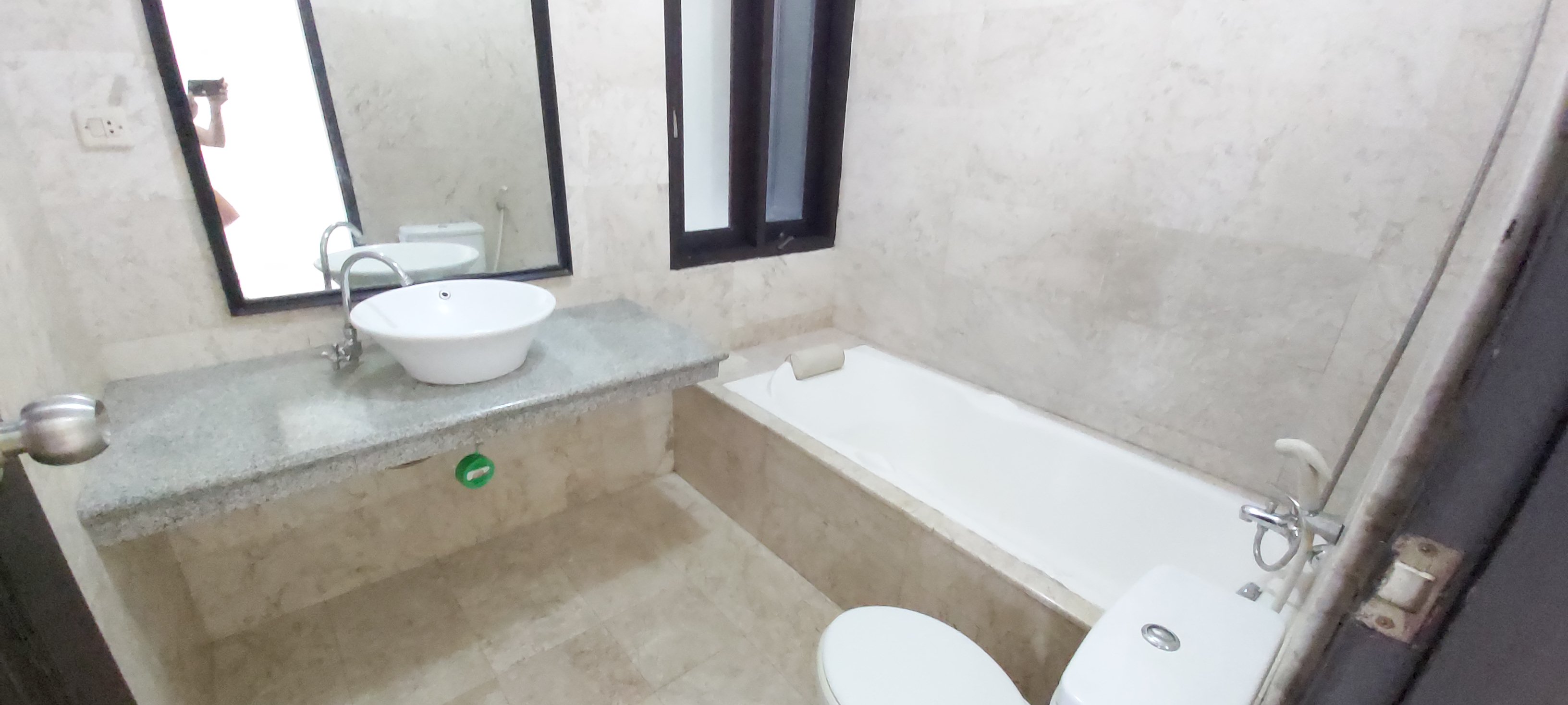 Rumah 2 Lantai Siap Huni Dekat Pondok Indah Mal