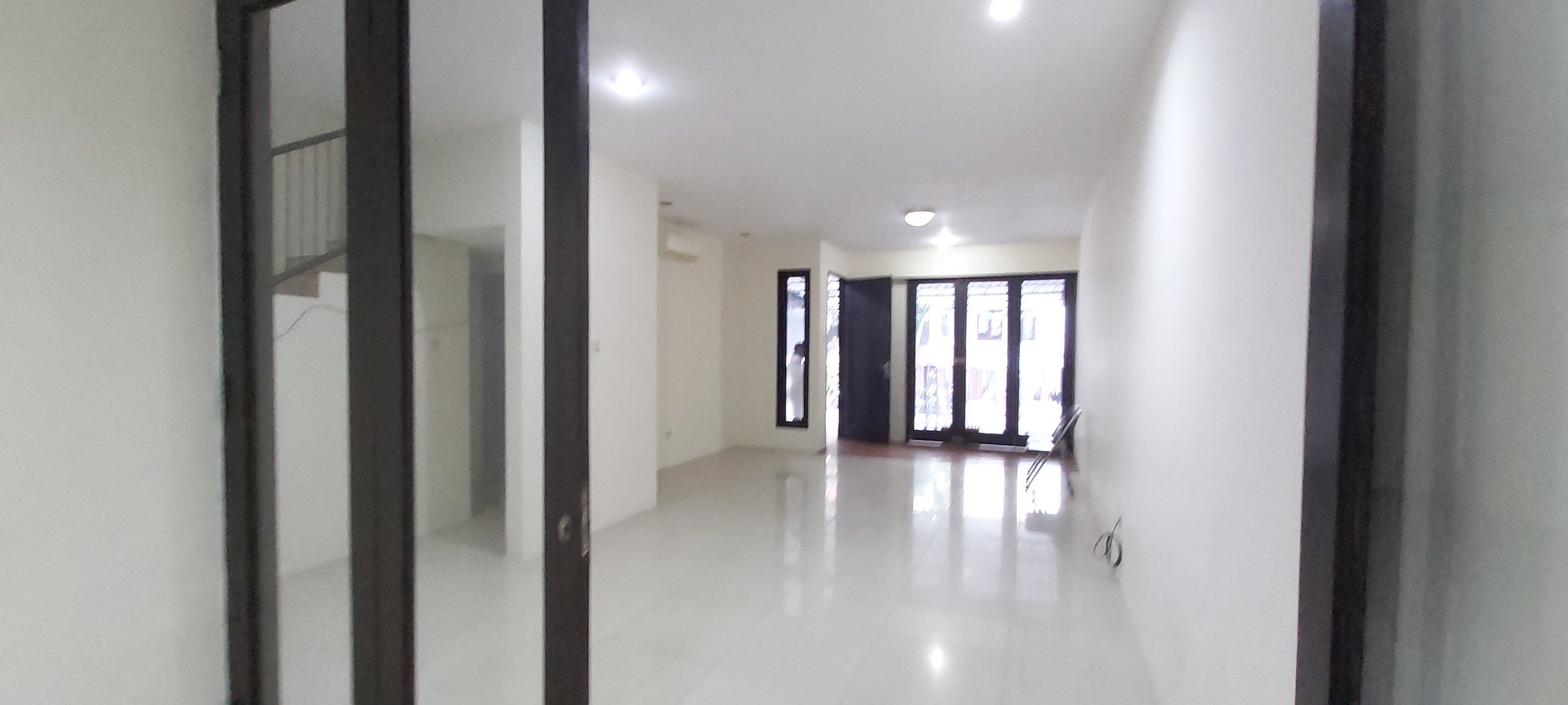 Rumah 2 Lantai Siap Huni Dekat Pondok Indah Mal