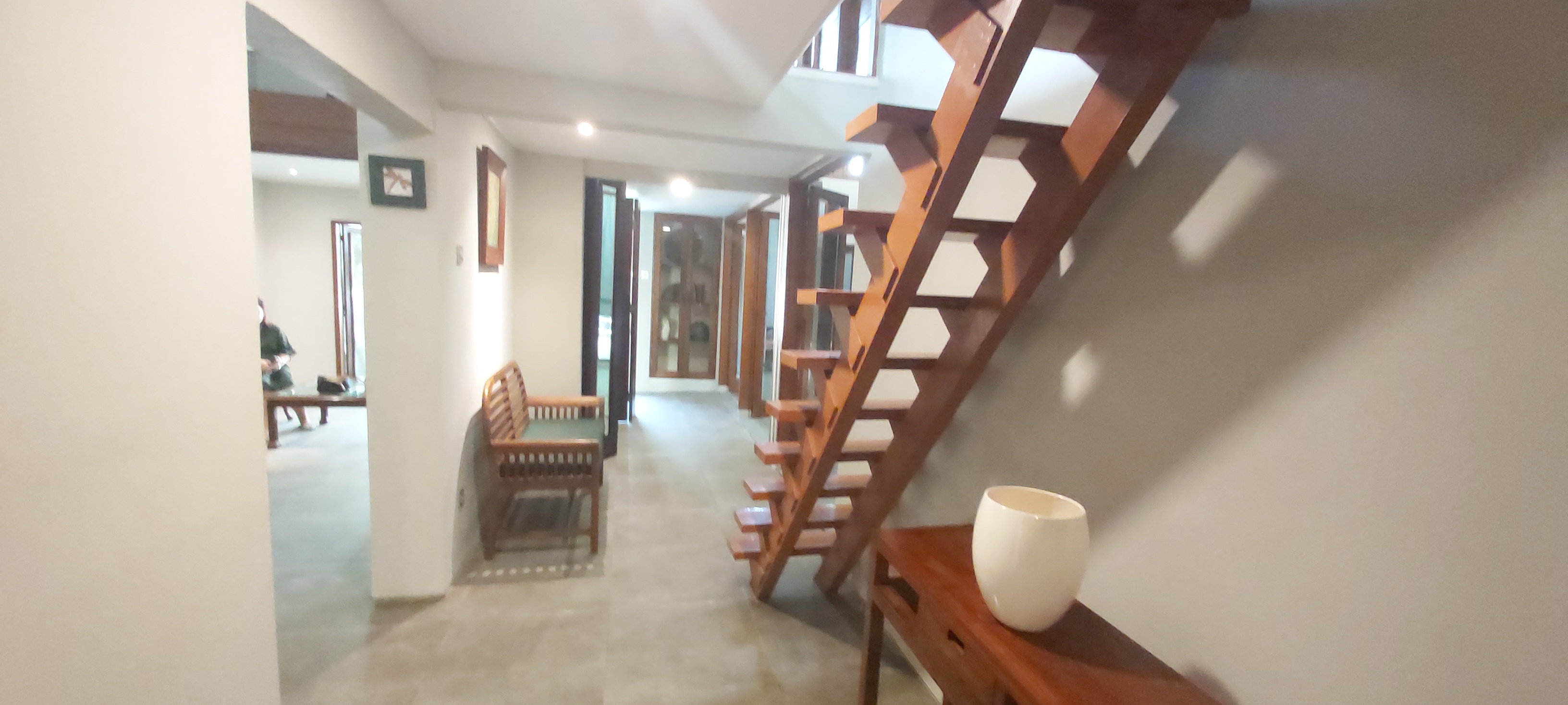 Rumah 2 Lantai di Pondok Indah, Bisa Jalan Kaki ke PIM. Ada Gudang