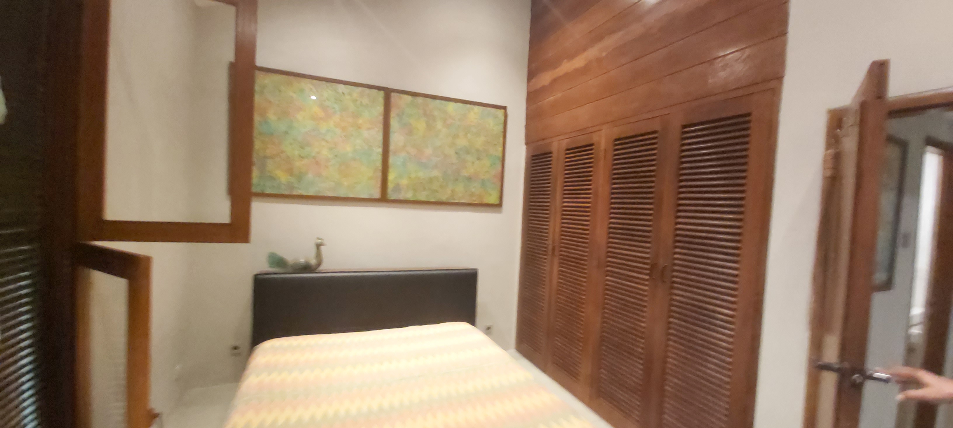 Rumah 2 Lantai di Pondok Indah, Bisa Jalan Kaki ke PIM. Ada Gudang