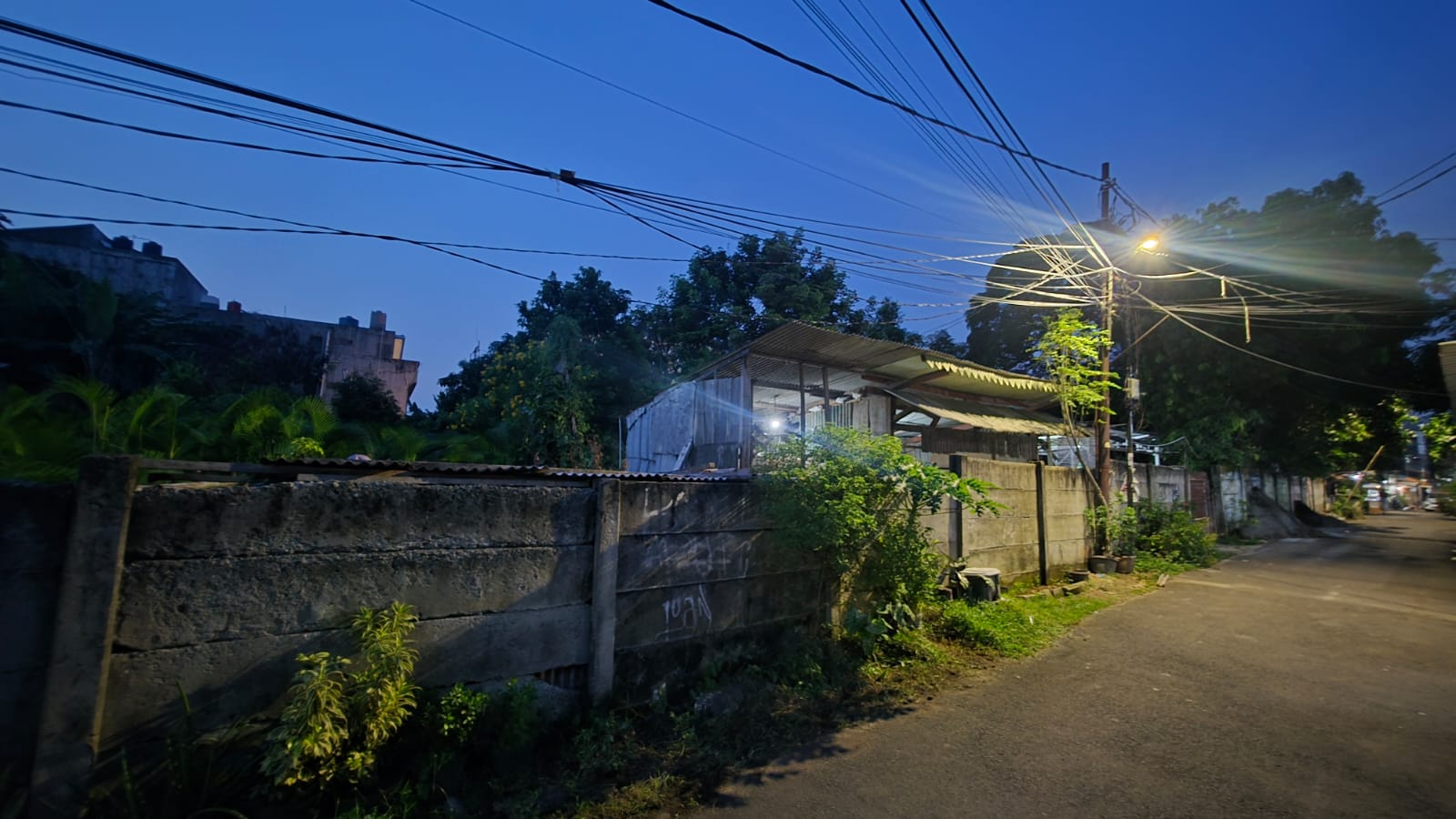 Tanah Luas 1817 M2 Dekat Rs Siloam Kebon Jeruk, Dekat Tol, bisa Bangun 3-4 Rumah atau Kost2an