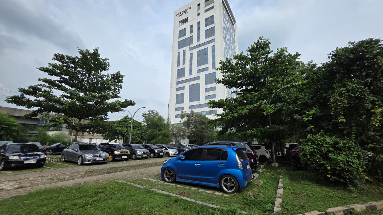 Tanah 7900 M2 Siap Bangun di Samping Hotel Mercure Tb Simatupang. Zona Komersial