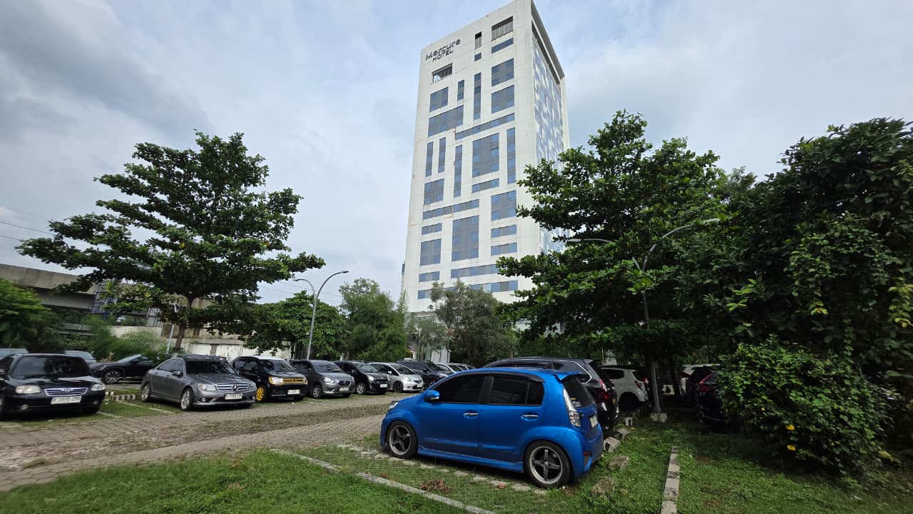 Tanah 7900 M2 Siap Bangun di Samping Hotel Mercure Tb Simatupang. Zona Komersial