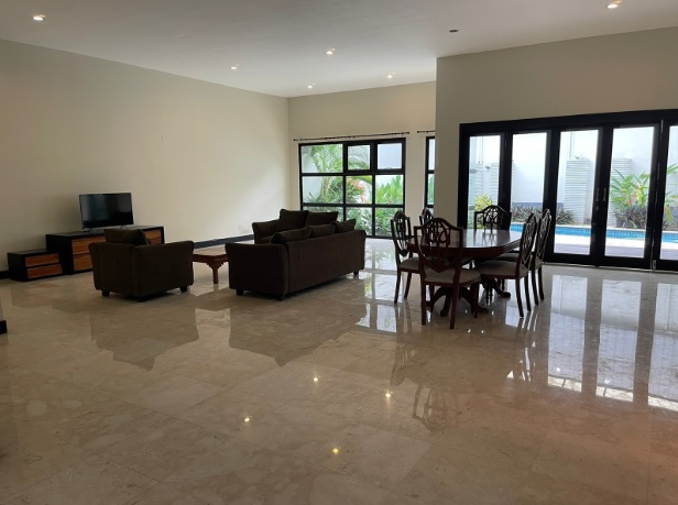Rumah Compound 2 Lantai di Tb Simatupang-Kebagusan, Dalam Cluster Exclusive, Dekat Sekolah JIS dan BIS