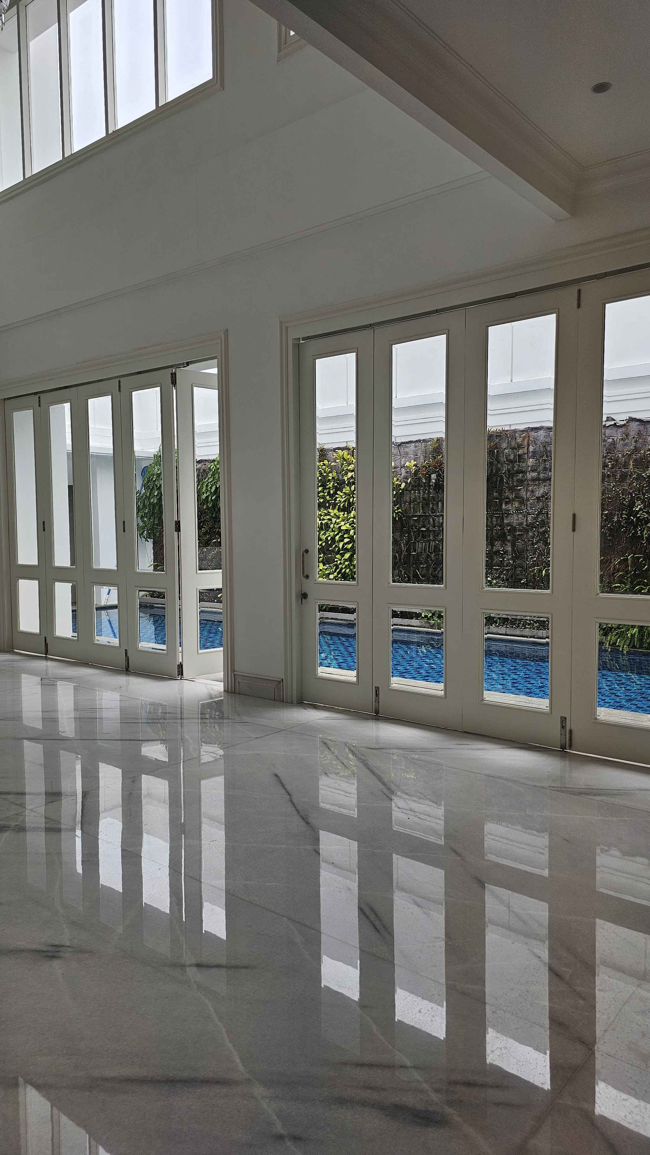 Rumah Mewah 2 Lantai di Menteng, Siap Huni, Ada Pool
