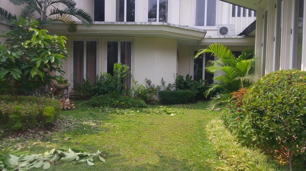 Rumah Area Menteng, Cocok untuk Kantor dan Kedutaan