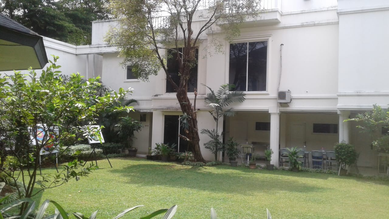 Rumah Area Menteng, Cocok untuk Kantor dan Kedutaan