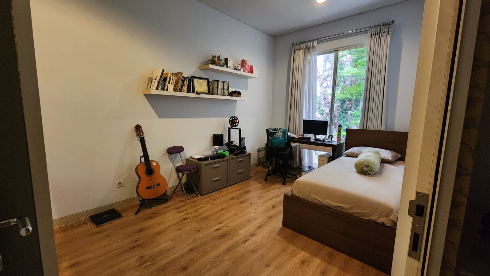 Rumah 2 Lantai di Pondok Pinang, Dalam Cluster By Intiland