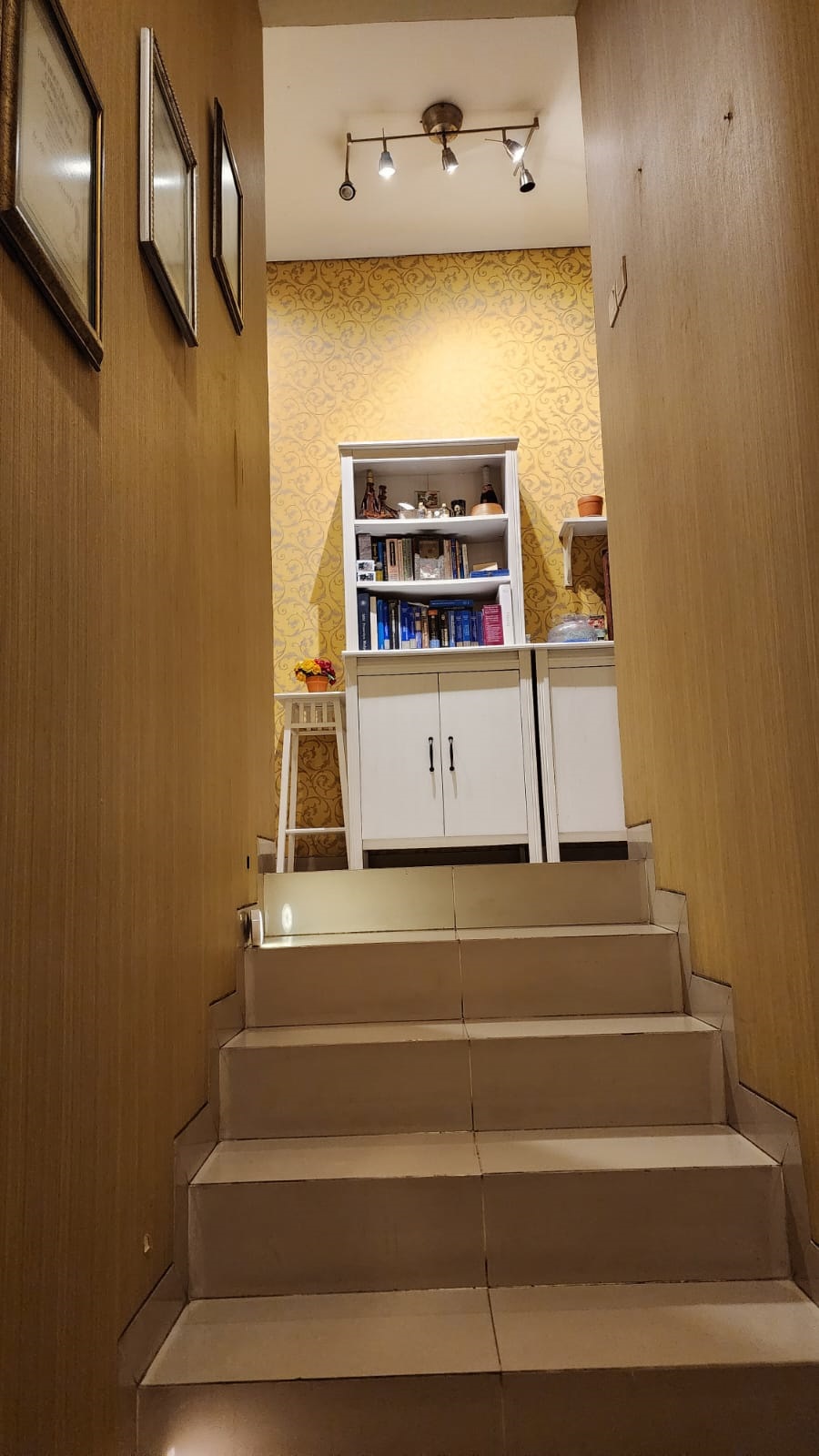 Rumah 2 Lantai di Pondok Pinang, Dalam Cluster By Intiland