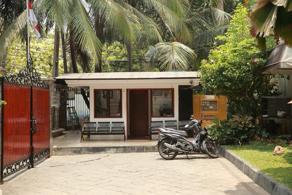 Rumah Mewah Classic Hook Depan Taman di Kawasan Elite Menteng LT 1.100 m²