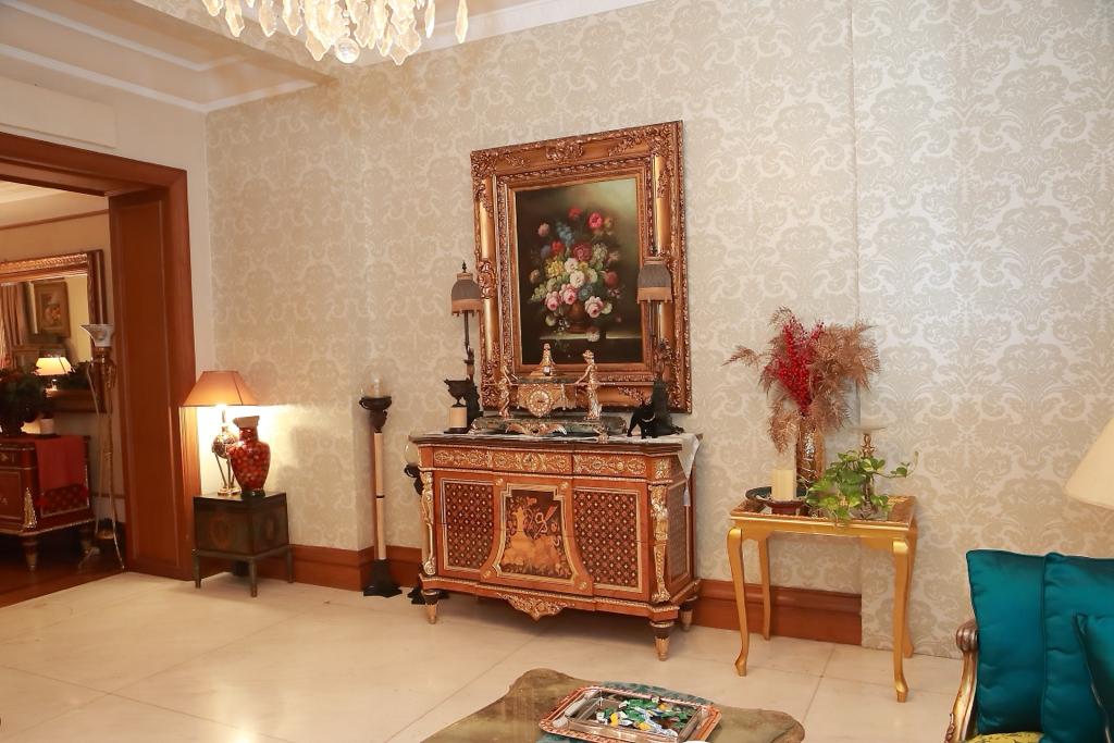 Rumah Mewah Classic Hook Depan Taman di Kawasan Elite Menteng LT 1.100 m²