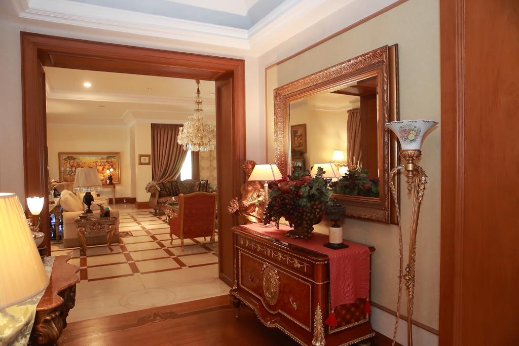 Rumah Mewah Classic Hook Depan Taman di Kawasan Elite Menteng LT 1.100 m²