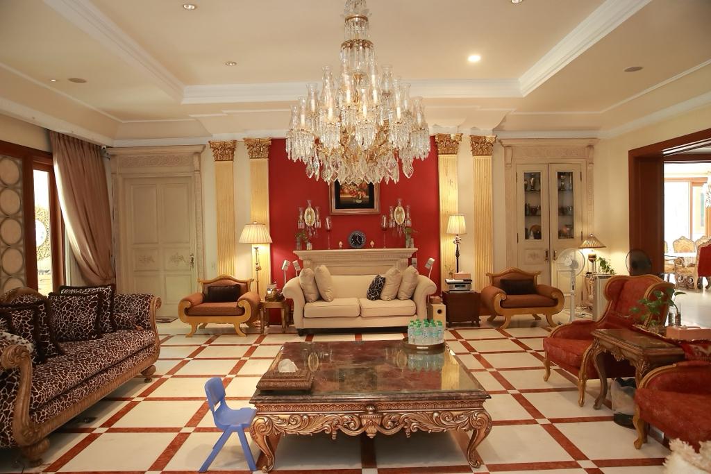 Rumah Mewah Classic Hook Depan Taman di Kawasan Elite Menteng LT 1.100 m²