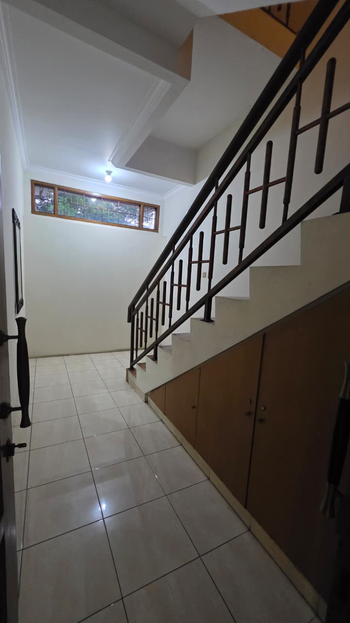 Hunian Premium Dekat SCBD & Senayan Posisi Hook LT 490 m²