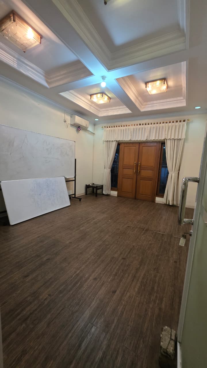 Hunian Premium Dekat SCBD & Senayan Posisi Hook LT 490 m²