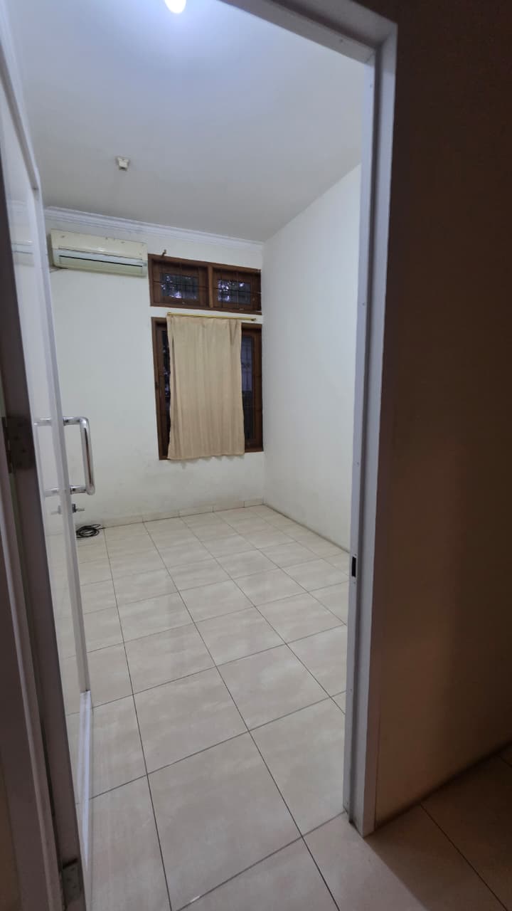 Hunian Premium Dekat SCBD & Senayan Posisi Hook LT 490 m²