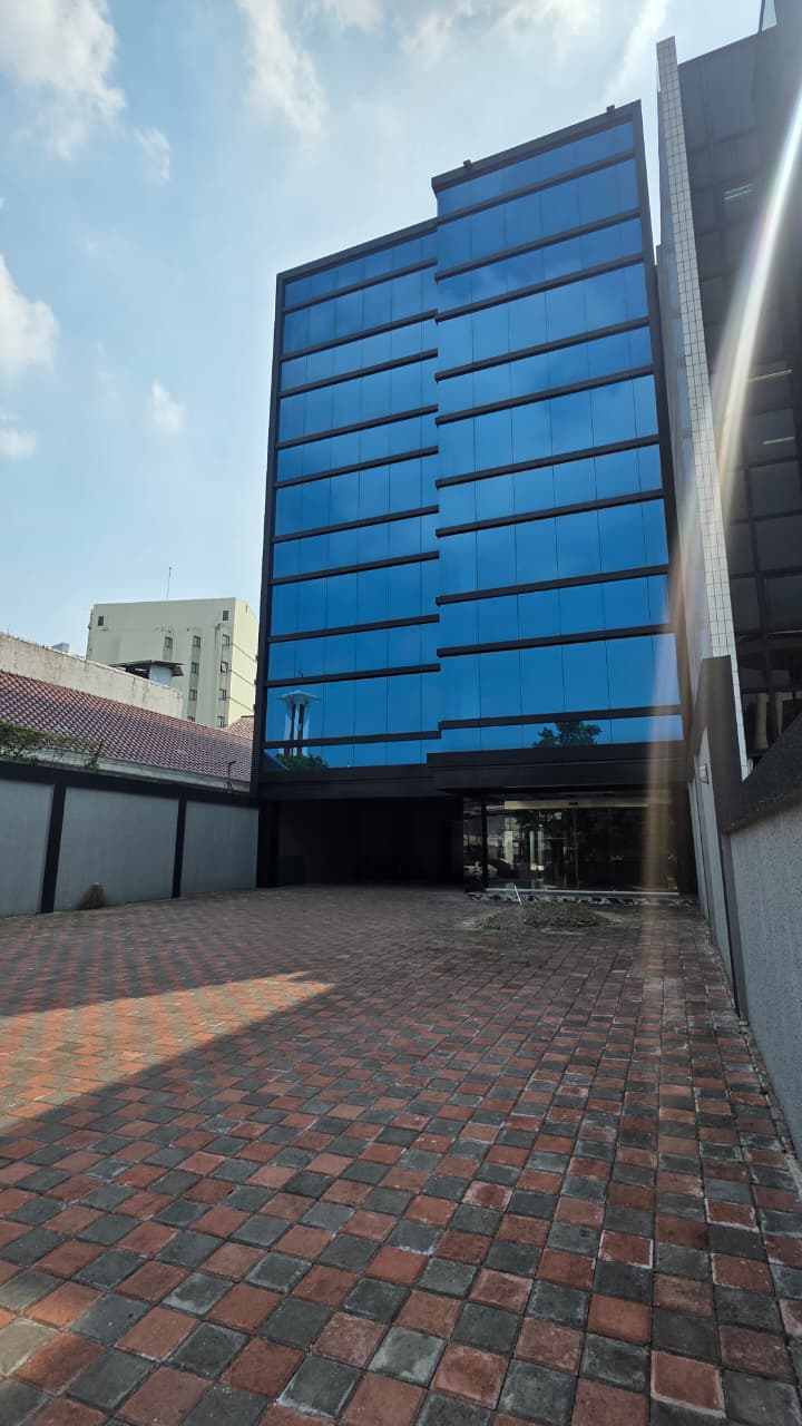 Gedung Kantor Baru 3.500 m² di Menteng, LT 1.075 m², Dekat Sarinah & CBD Jakarta Pusat