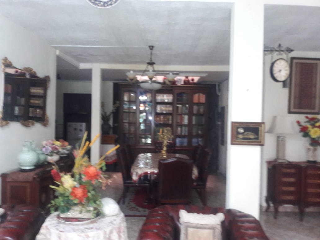 Rumah Lama 2 Lantai di Tebet Barat
