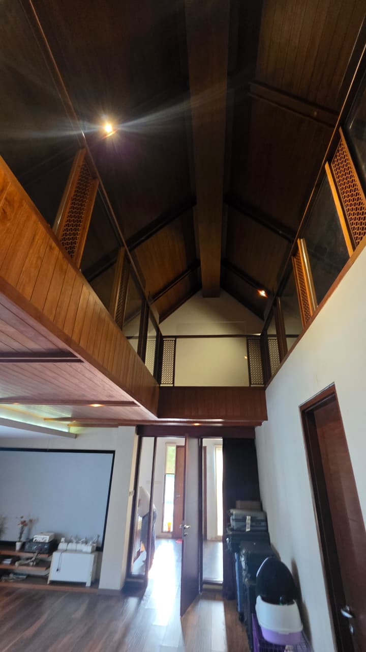 Jarang Ada! Rumah Mewah dengan Private Pool, Tanah Besar & Lokasi Premium Dekat Pusat Bisnis Jakarta