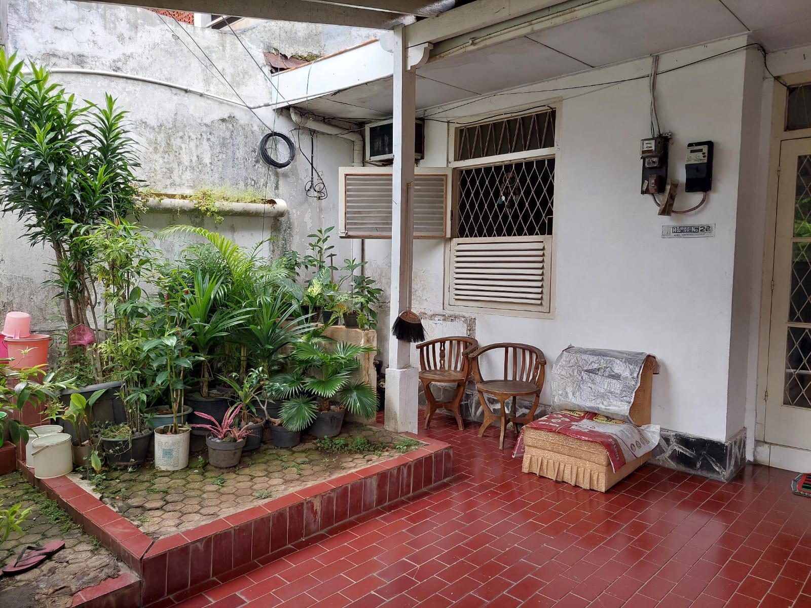 Rumah Tua Hitung Tanah di Kebayoran Baru