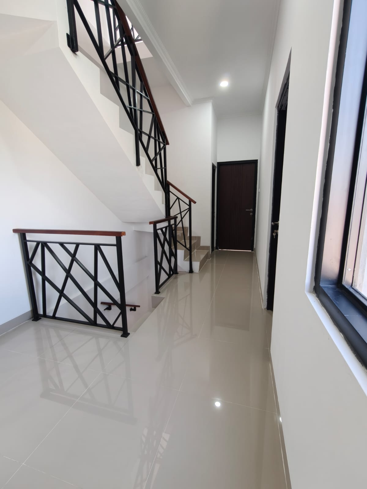 Rumah Mungil 3Lt Brand New Siap Huni Dalam Cluster Kecil di Radio Dalam, Dekat ke MRT