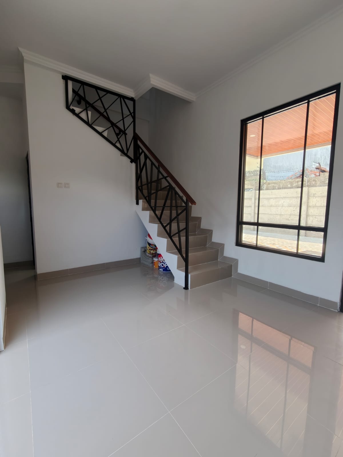 Rumah Mungil 3Lt Brand New Siap Huni Dalam Cluster Kecil di Radio Dalam, Dekat ke MRT