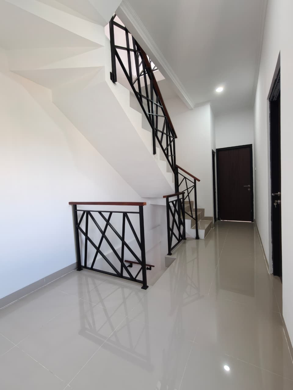 Rumah Mungil 3Lt Brand New Siap Huni Dalam Cluster Kecil di Radio Dalam, Dekat ke MRT