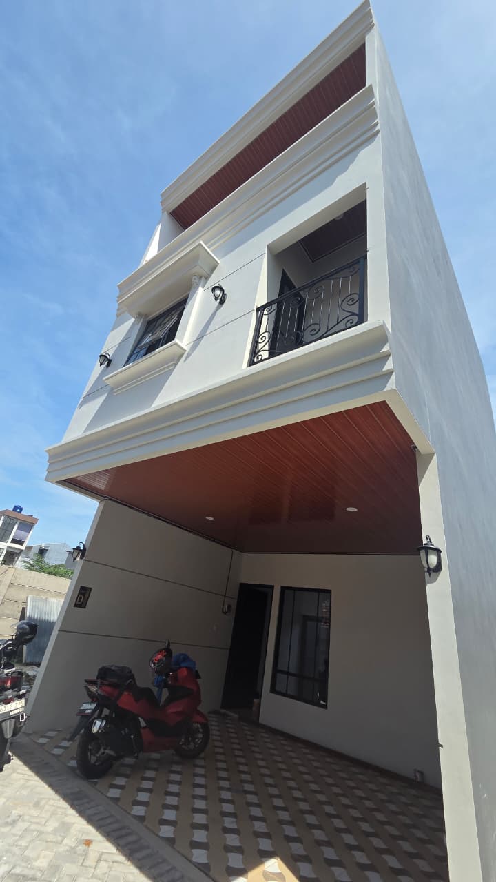 Rumah Mungil 3Lt Brand New Siap Huni Dalam Cluster Kecil di Radio Dalam, Dekat ke MRT