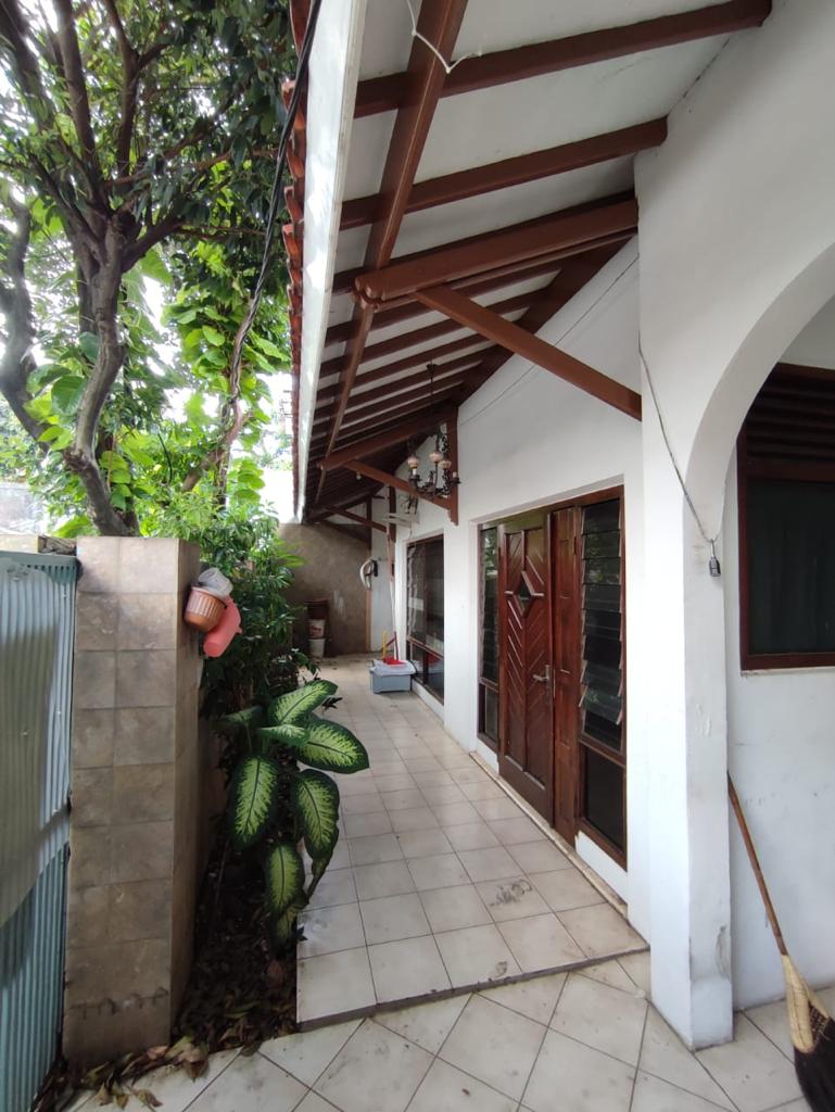 Rumah Hitung Tanah di Kebayoran Baru. Dekat Blok M