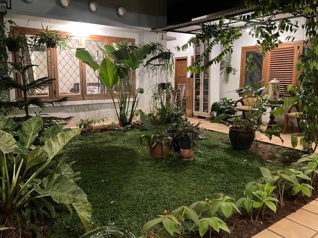 Rumah di Kebayoran Baru. Cocok Kantor, Usaha, Parkir Banyak. Dekat Kemang, Wijaya, Blok M