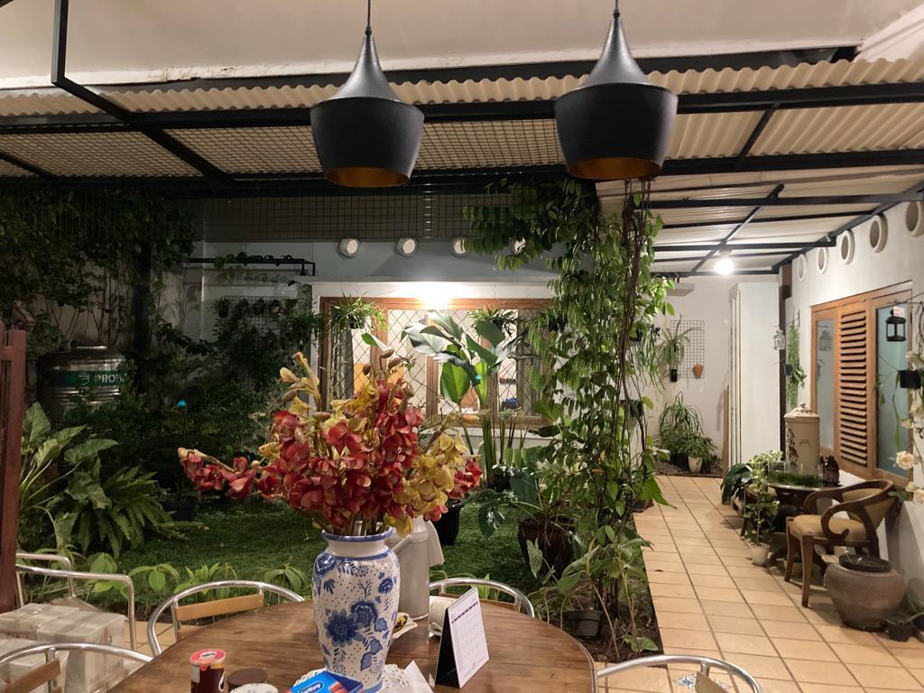 Rumah di Kebayoran Baru. Cocok Kantor, Usaha, Parkir Banyak. Dekat Kemang, Wijaya, Blok M