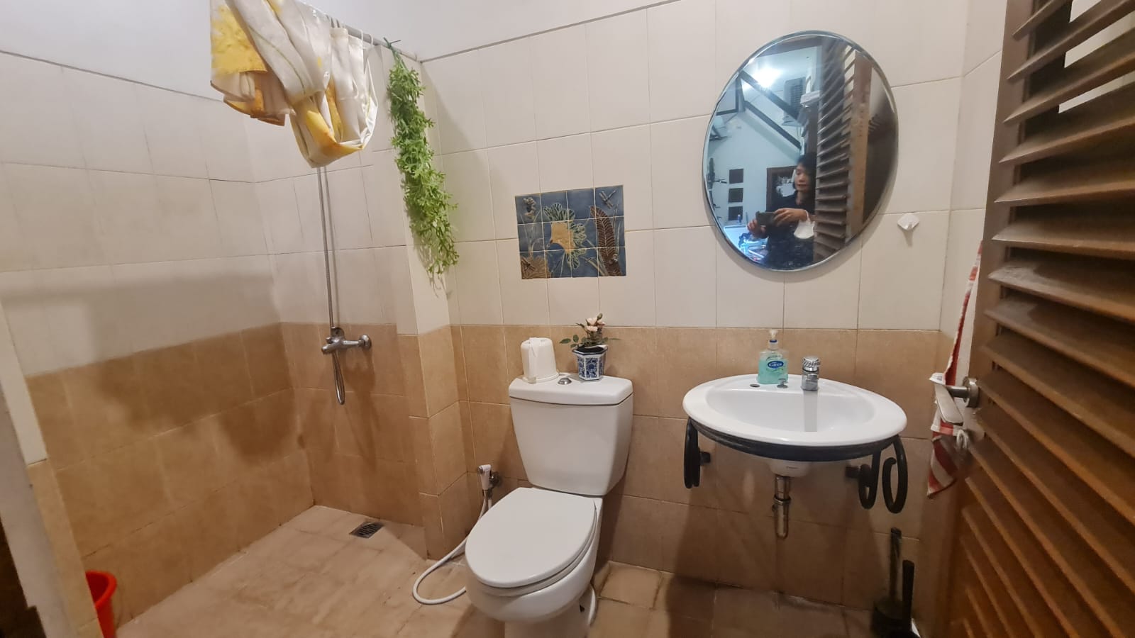 Rumah di Kebayoran Baru. Cocok Kantor, Usaha, Parkir Banyak. Dekat Kemang, Wijaya, Blok M
