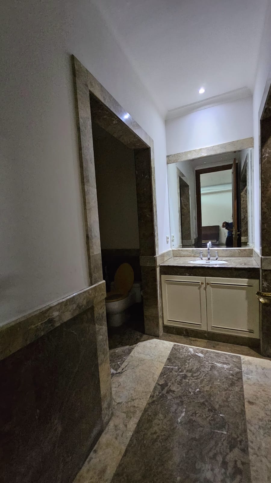 Rumah Luas 2 Lantai Ada Kolam Renang. Rumah Dijual di Kebayoran Baru Dekat Area Melawai, Wijaya, Prapanca, Iskandarsyah