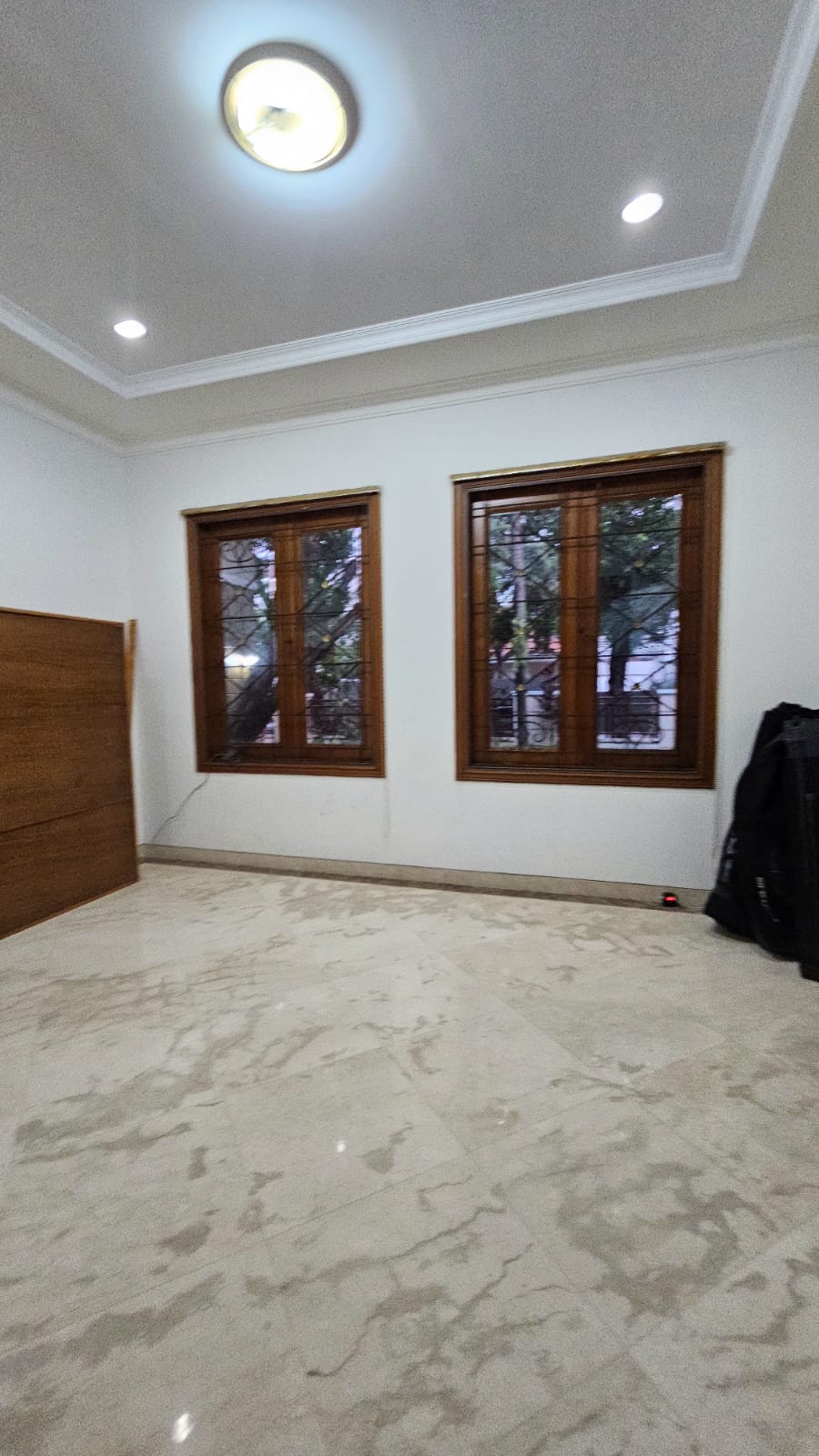 Rumah Luas 2 Lantai Ada Kolam Renang. Rumah Dijual di Kebayoran Baru Dekat Area Melawai, Wijaya, Prapanca, Iskandarsyah