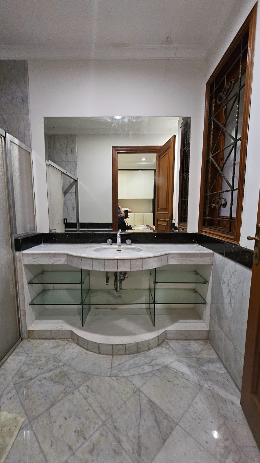 Rumah Luas 2 Lantai Ada Kolam Renang. Rumah Dijual di Kebayoran Baru Dekat Area Melawai, Wijaya, Prapanca, Iskandarsyah