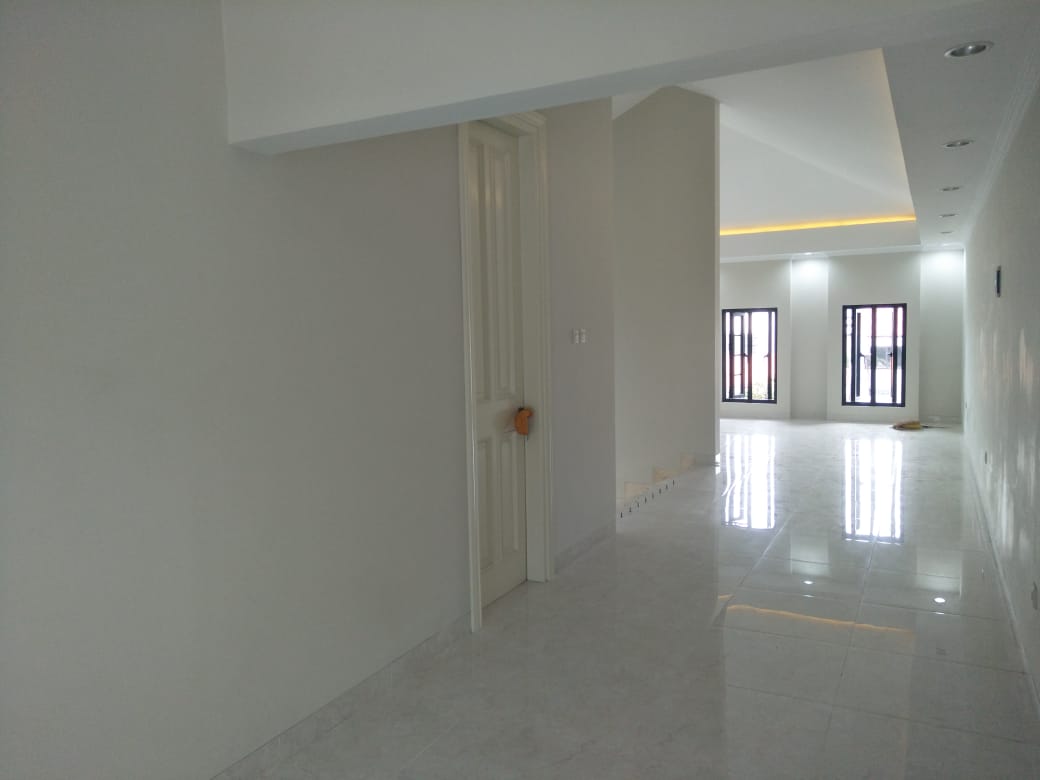 Rumah Baru Dekat Pakubuwono, Fisik 200 M2, Jalan Lebar, Tenang, Langka